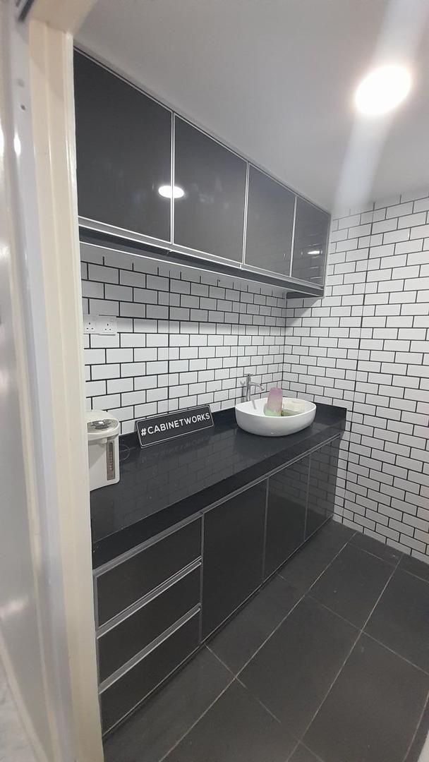 Dapur Basah Hitam Gloss + Granit Hitam