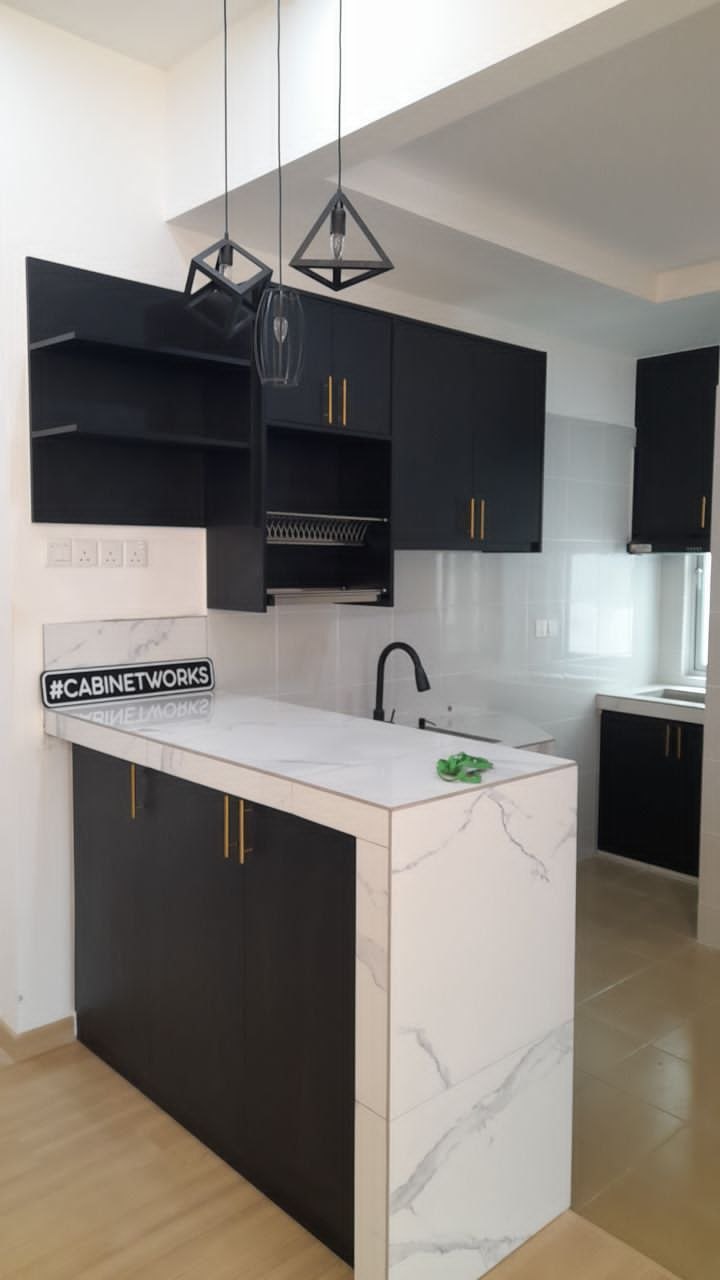 Dapur Hitam Matte + Island Marble + Pendant Geometri