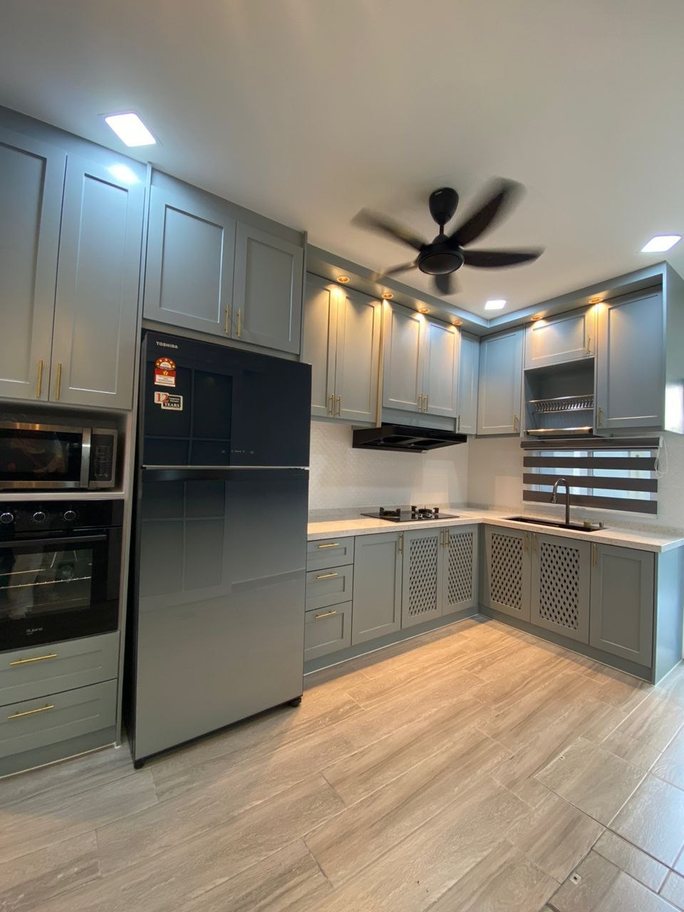 Dapur Grey-Sage Shaker + Gold Handle + Tower Oven